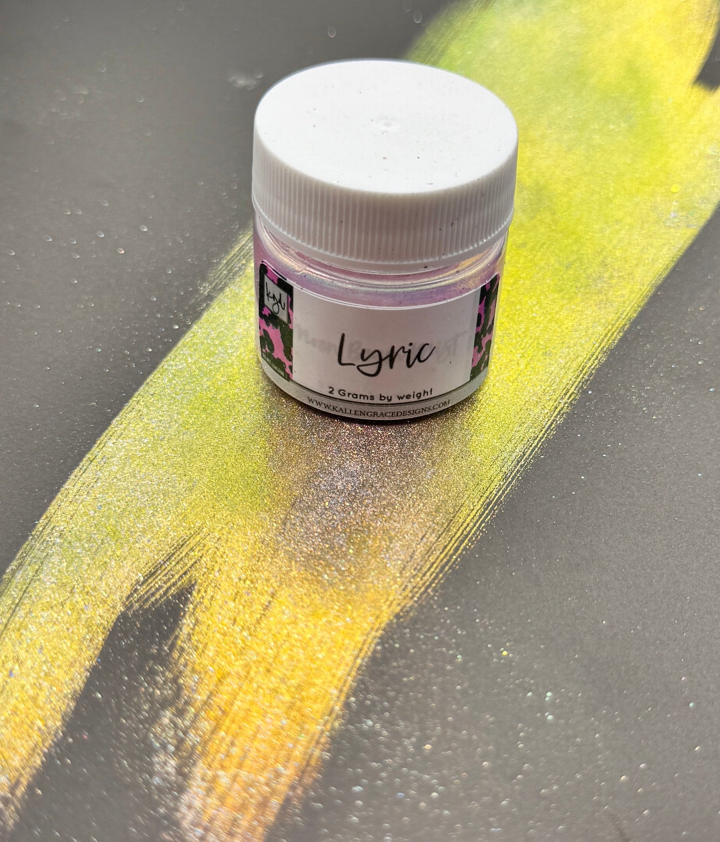Lyric // Holographic Chameleon Pigment