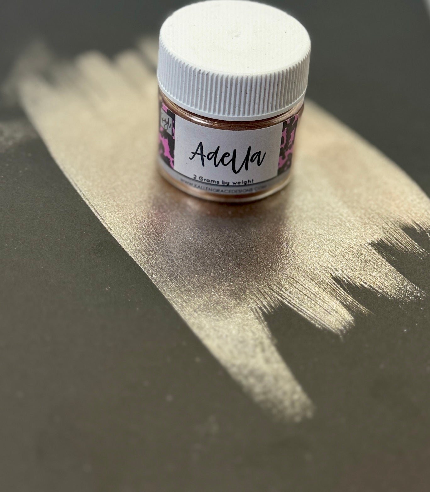 Adella // Shimmer Pigment 2g
