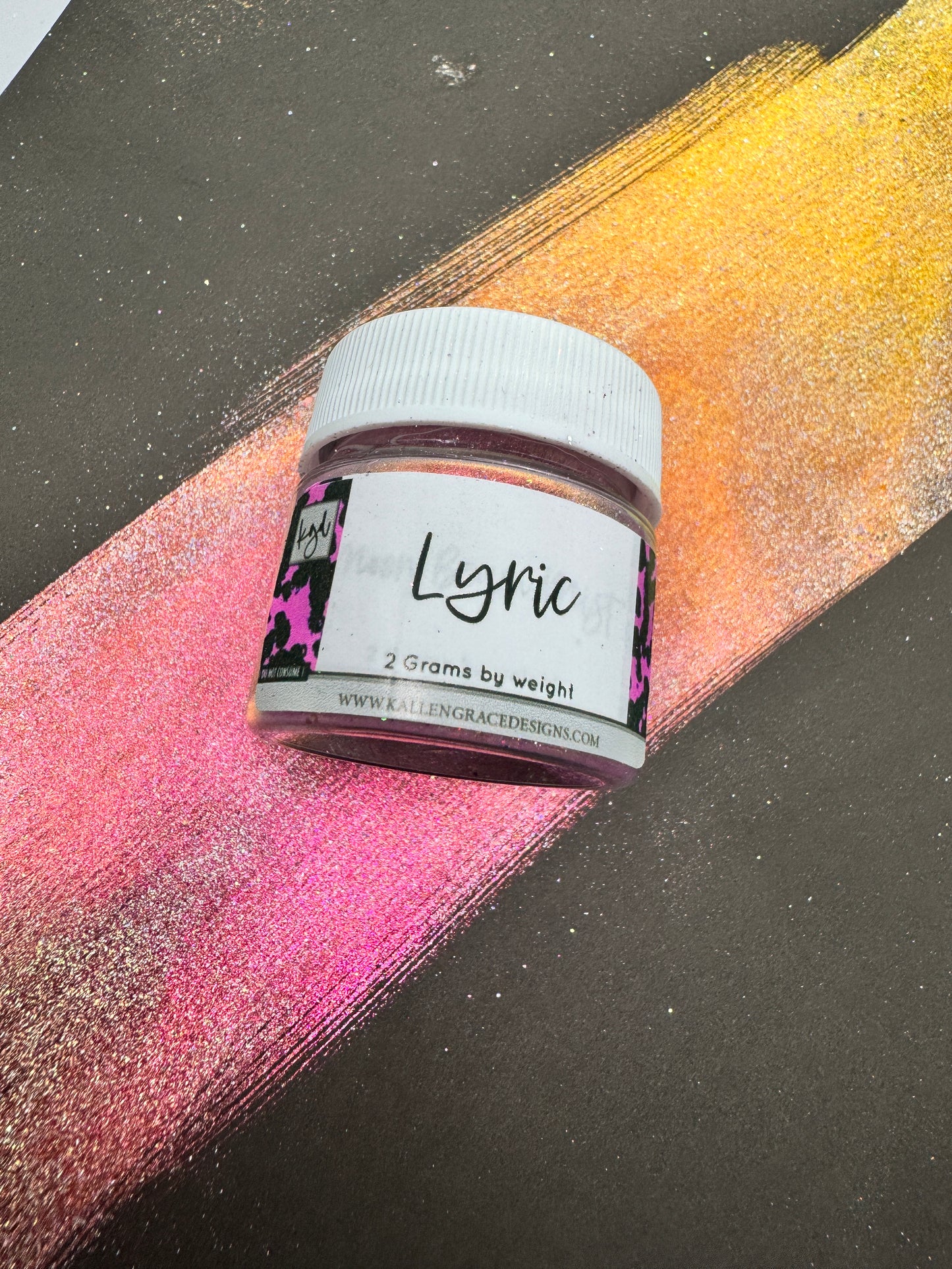 Lyric // Holographic Chameleon Pigment