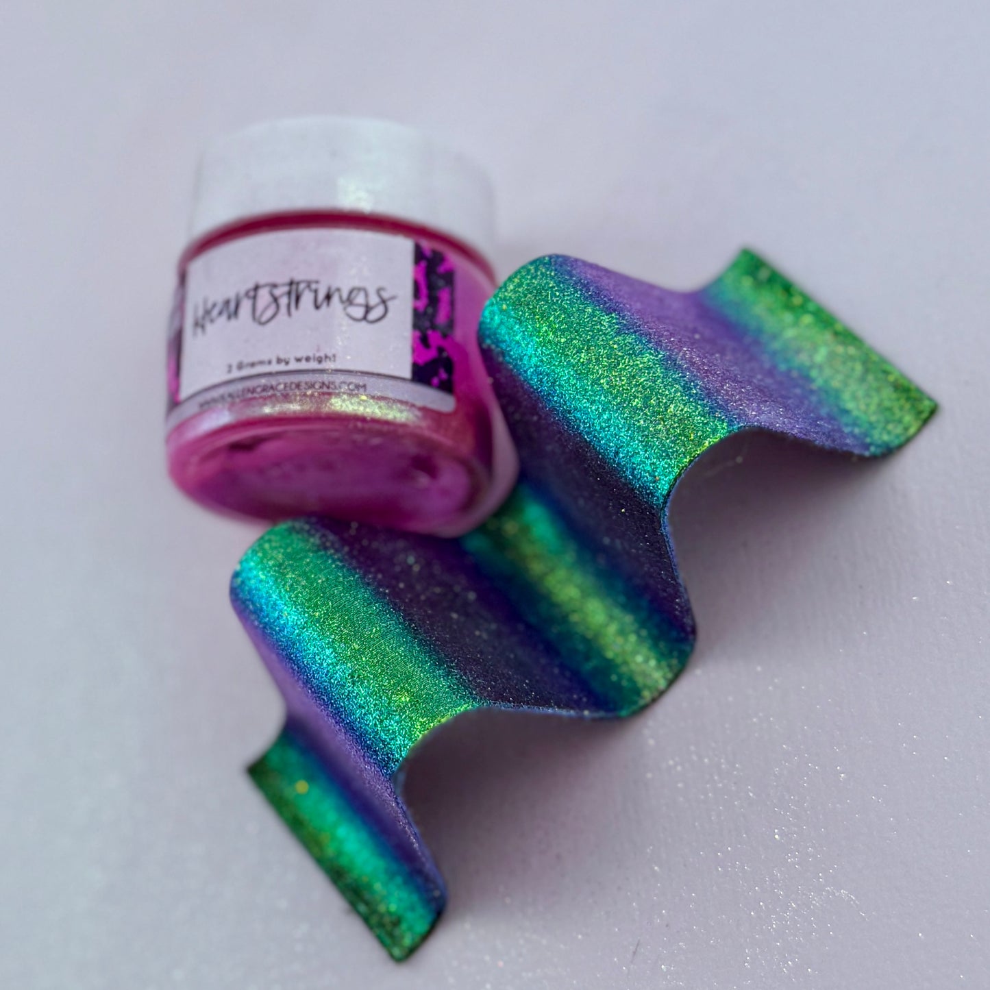 Heart Strings // 2g Hypershift Chameleon Pigment