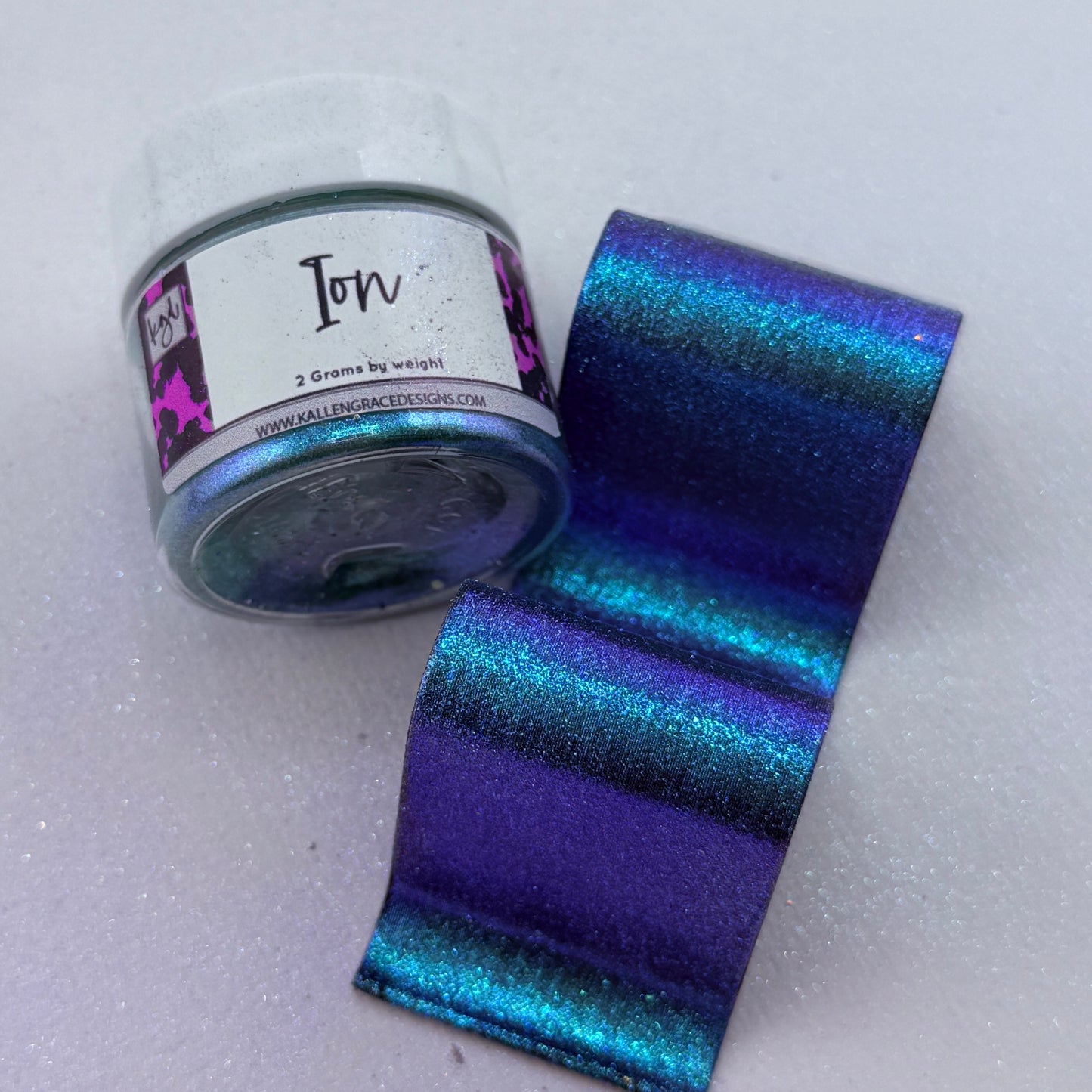 Ion // 2g Hypershift Chameleon Pigment
