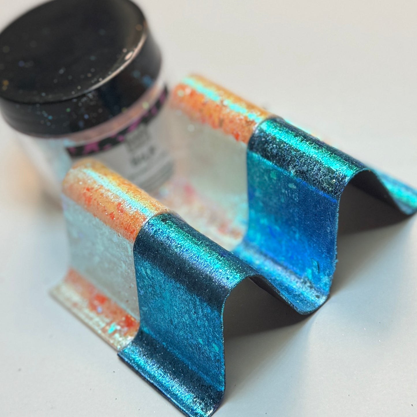 Belle {1g Chameleon Flake}