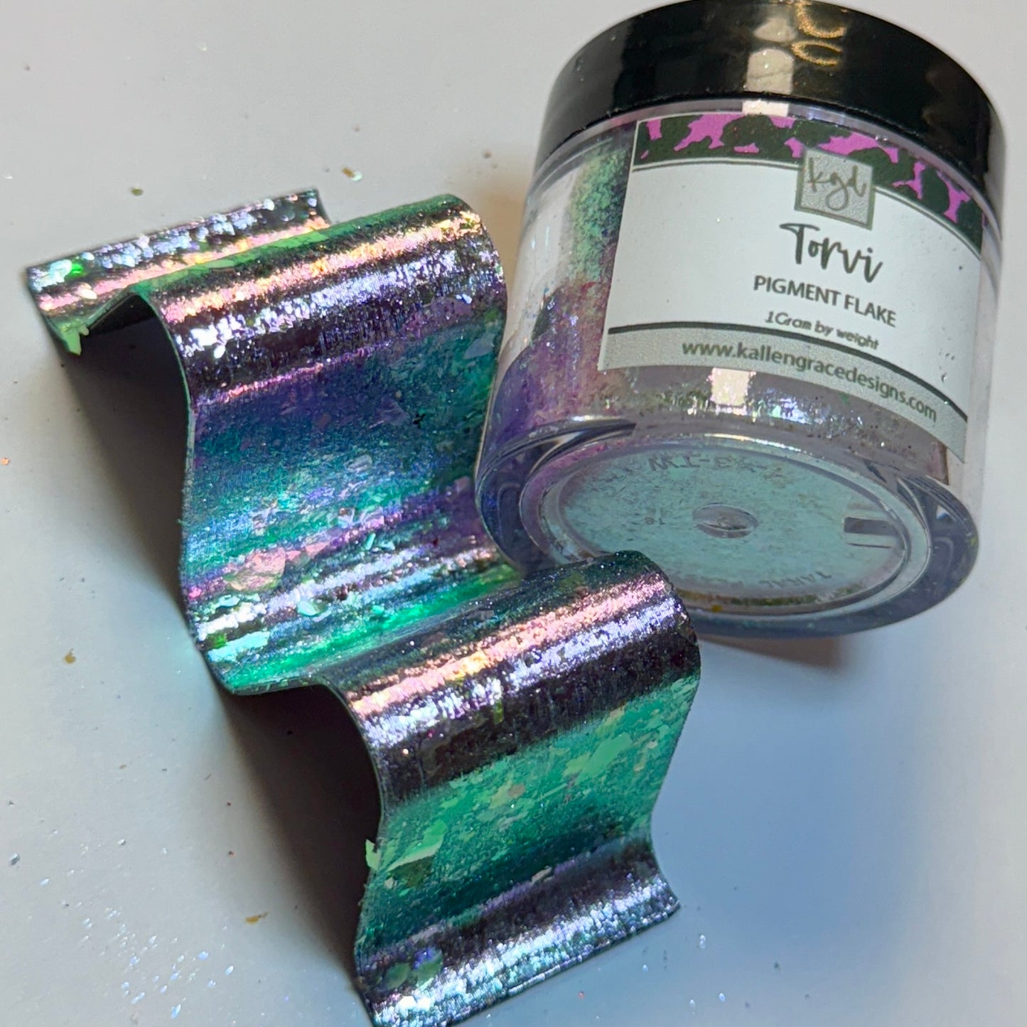 Torvi {1g Chameleon Flake}