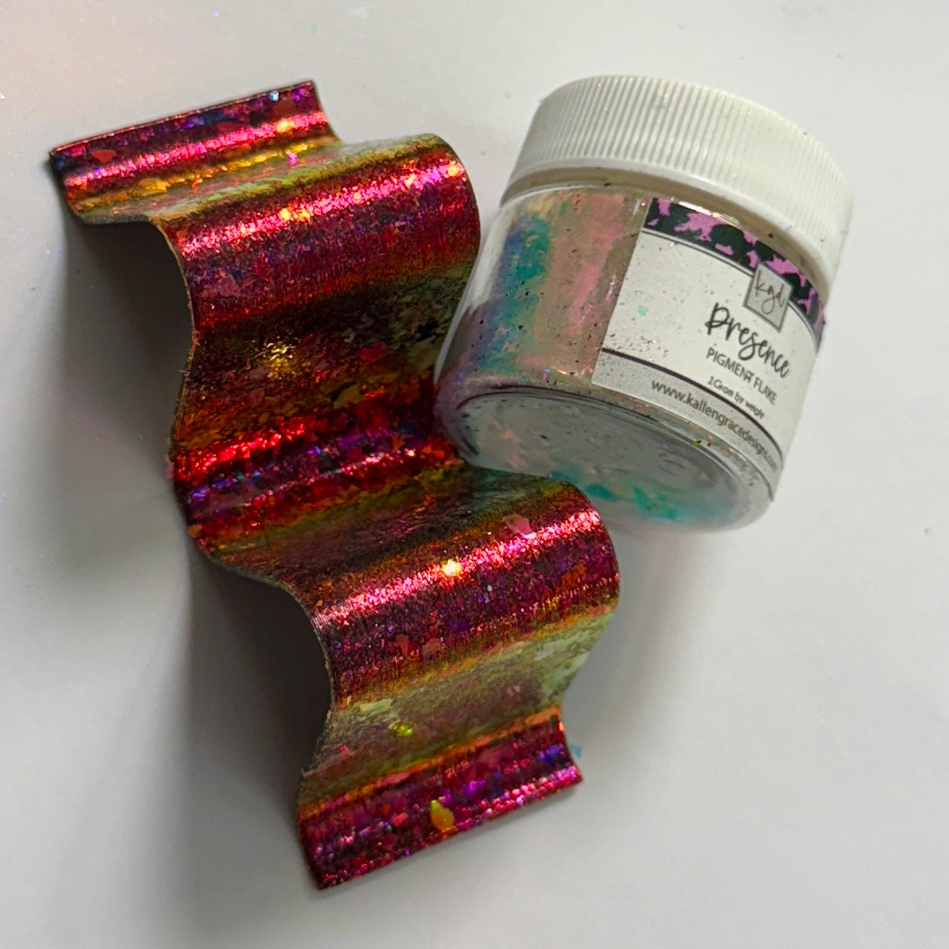 Prescense {1g Hypershift Flake}