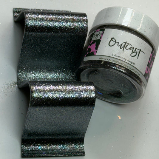 Outcast // 3g Shimmer Pigment
