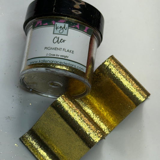 Cleo // Chrome Pigment Flake