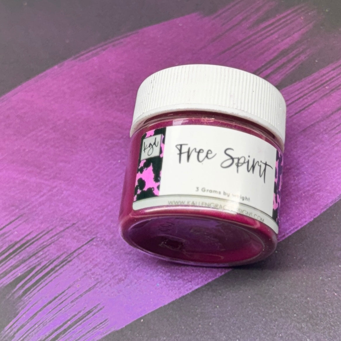 Free Spirit // Basic Pigment 3g