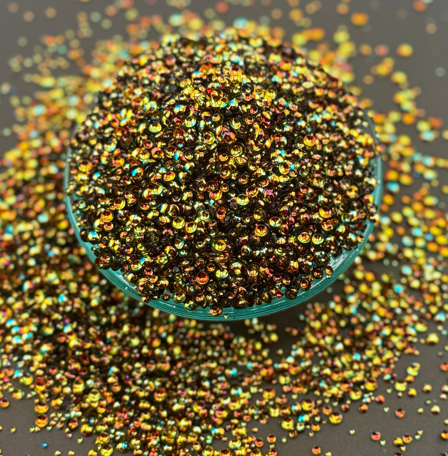 Atticus {Multi Sized Pearl Glitter}