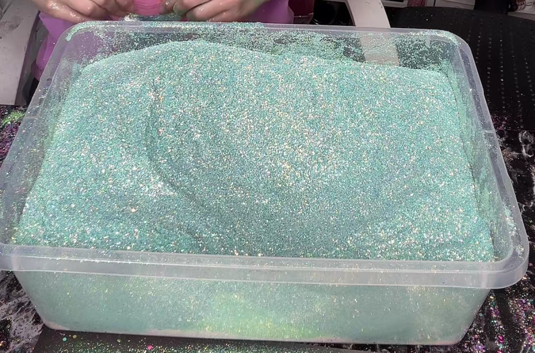 Mystical Snow {VAULT GLITTER MIX 12/19}