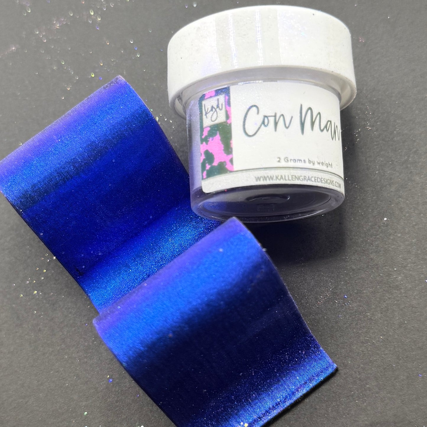 Con Man  // Aurora Duochrome Pigment 2g