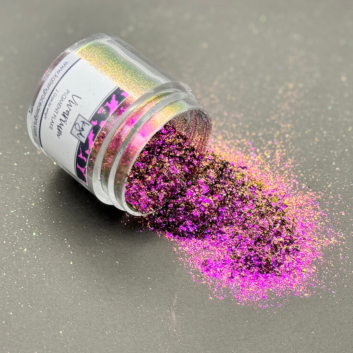 Vivarium // Pigment Flake