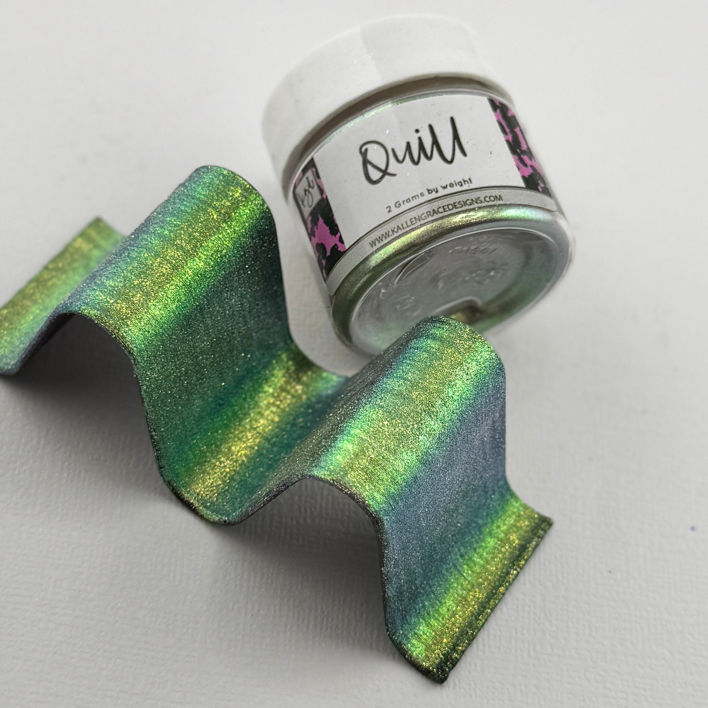 Quill  // Holographic Hypershift Pigment 2g
