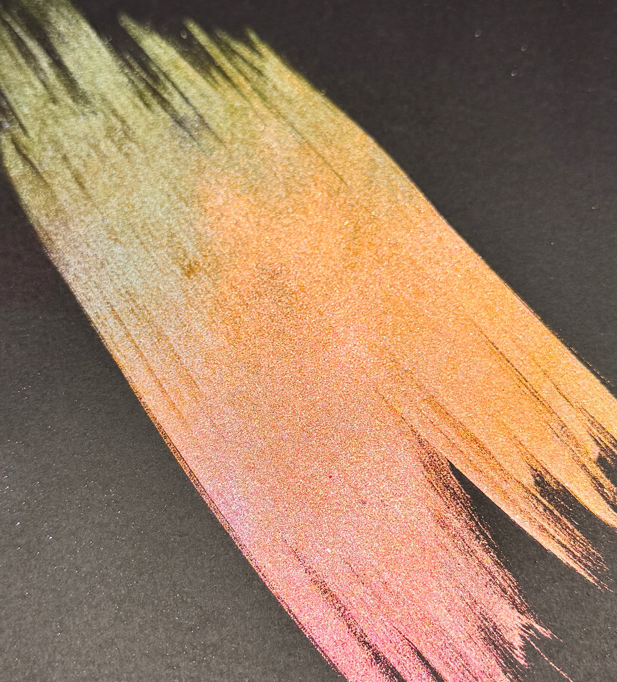 Stunna // Holographic Chameleon Pigment