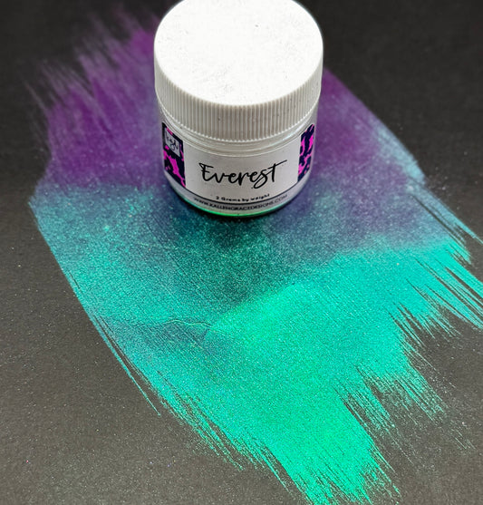 Everest // 2g Aurora Pigment