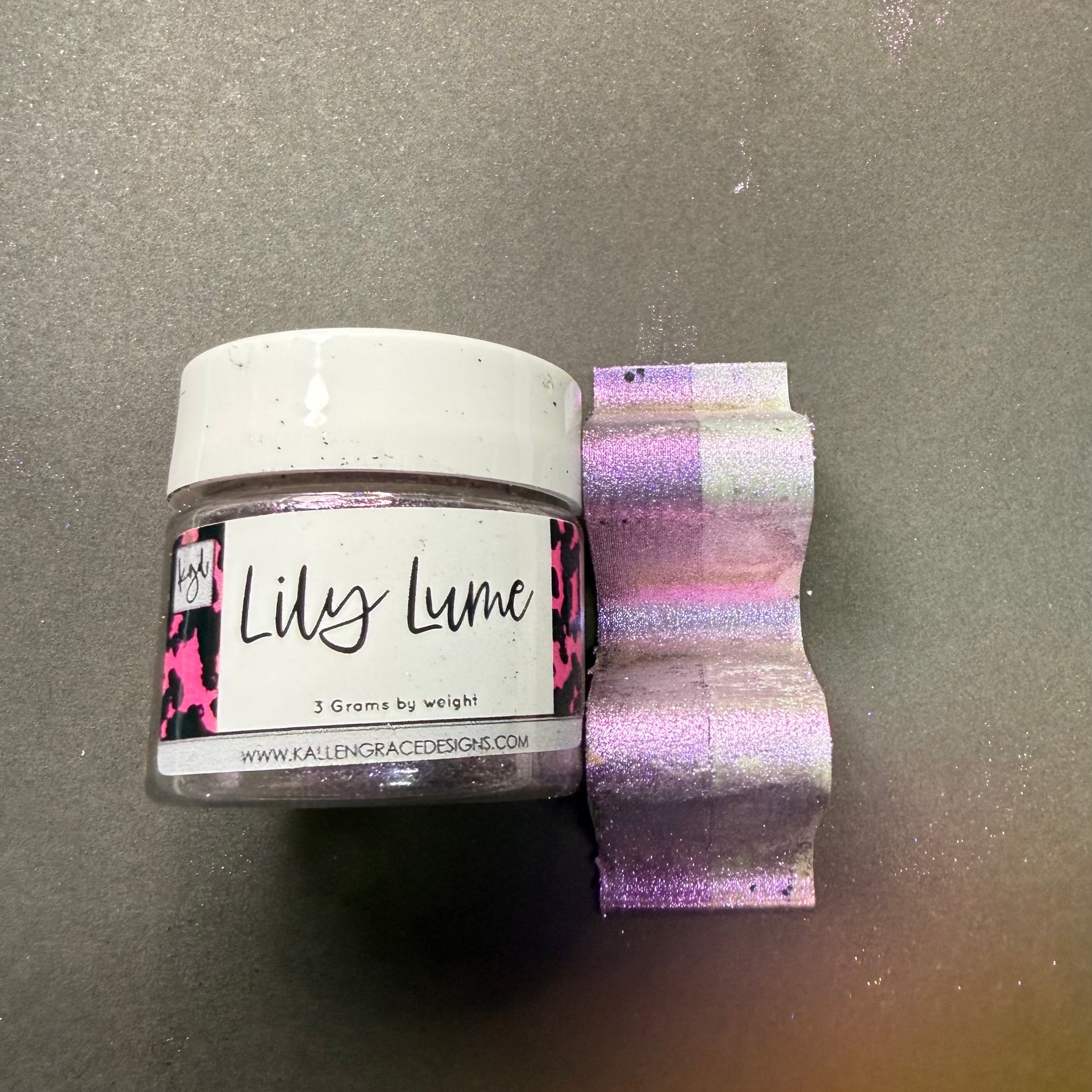 Lily Lume// 3g Chameleon Pigment