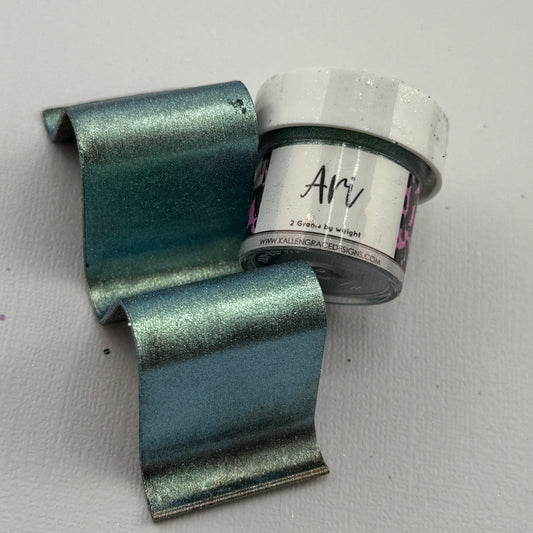 Ari// Super Chameleon Pigment