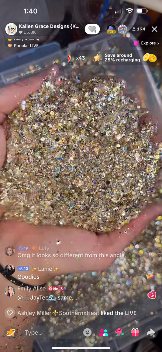 Ameretto Feels {VAULT GLITTER MIX 9/4}