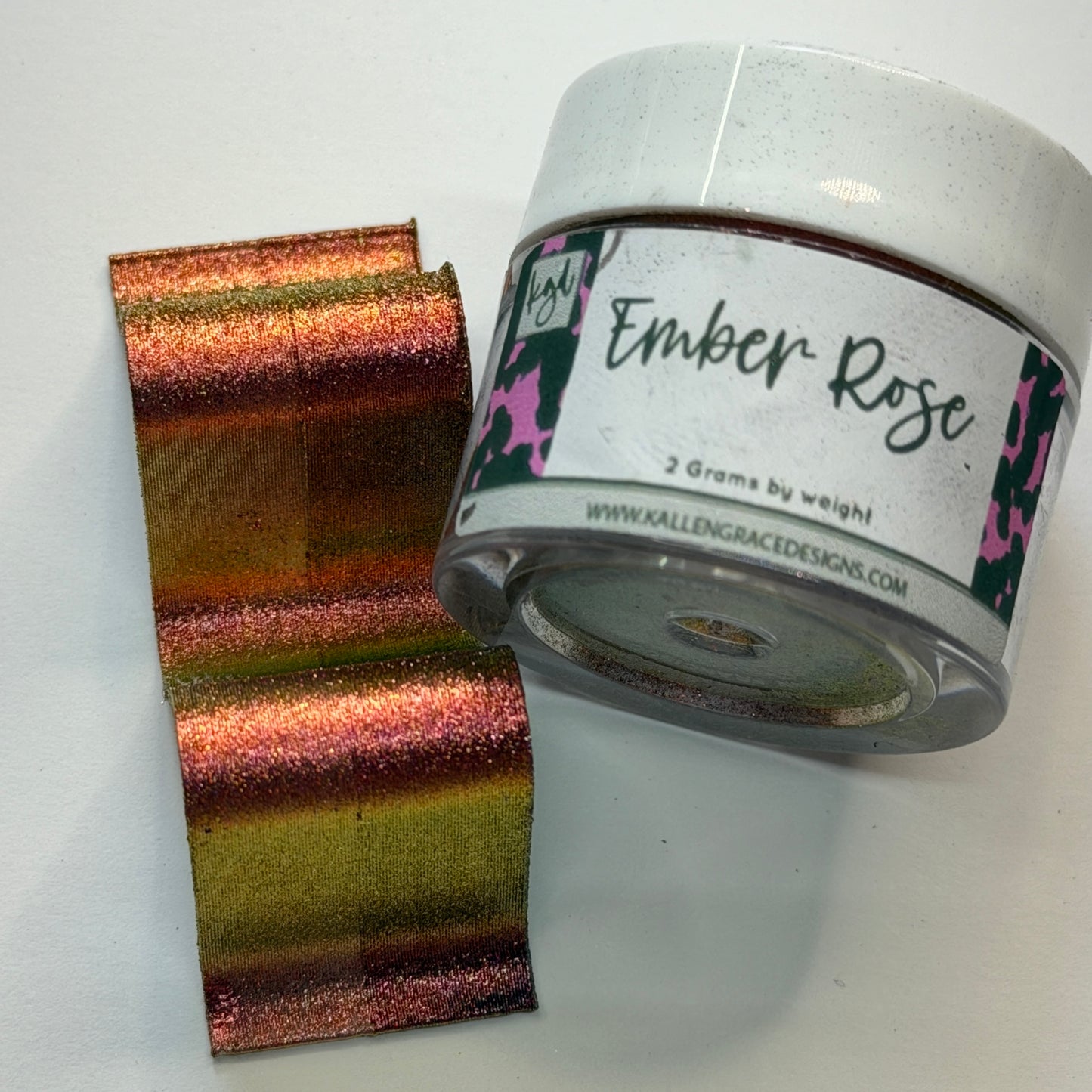 Ember Rose // Super Chameleon Pigment 2g