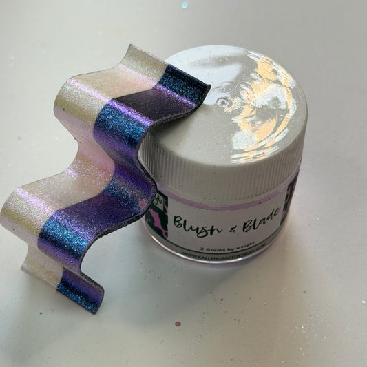 Blush & Blade // Shimmer Hypershift Pigment 2G