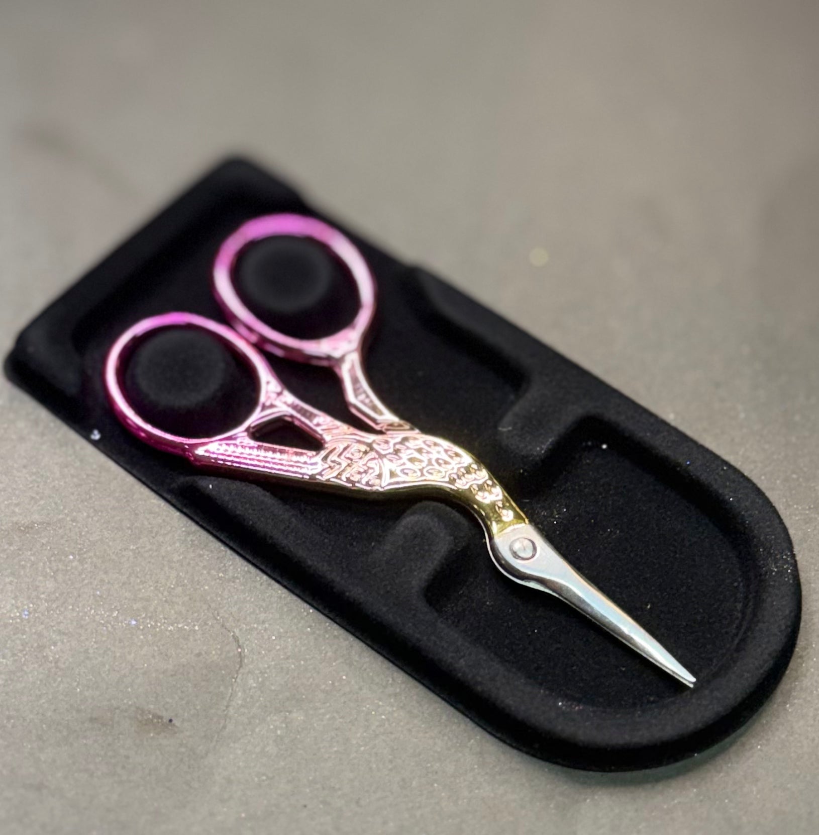 Pinstriping Scissors {pink}