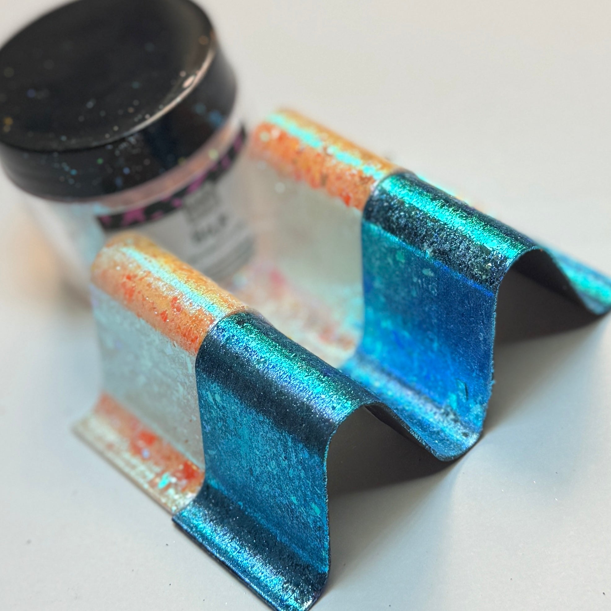 Belle {1g Chameleon Flake}