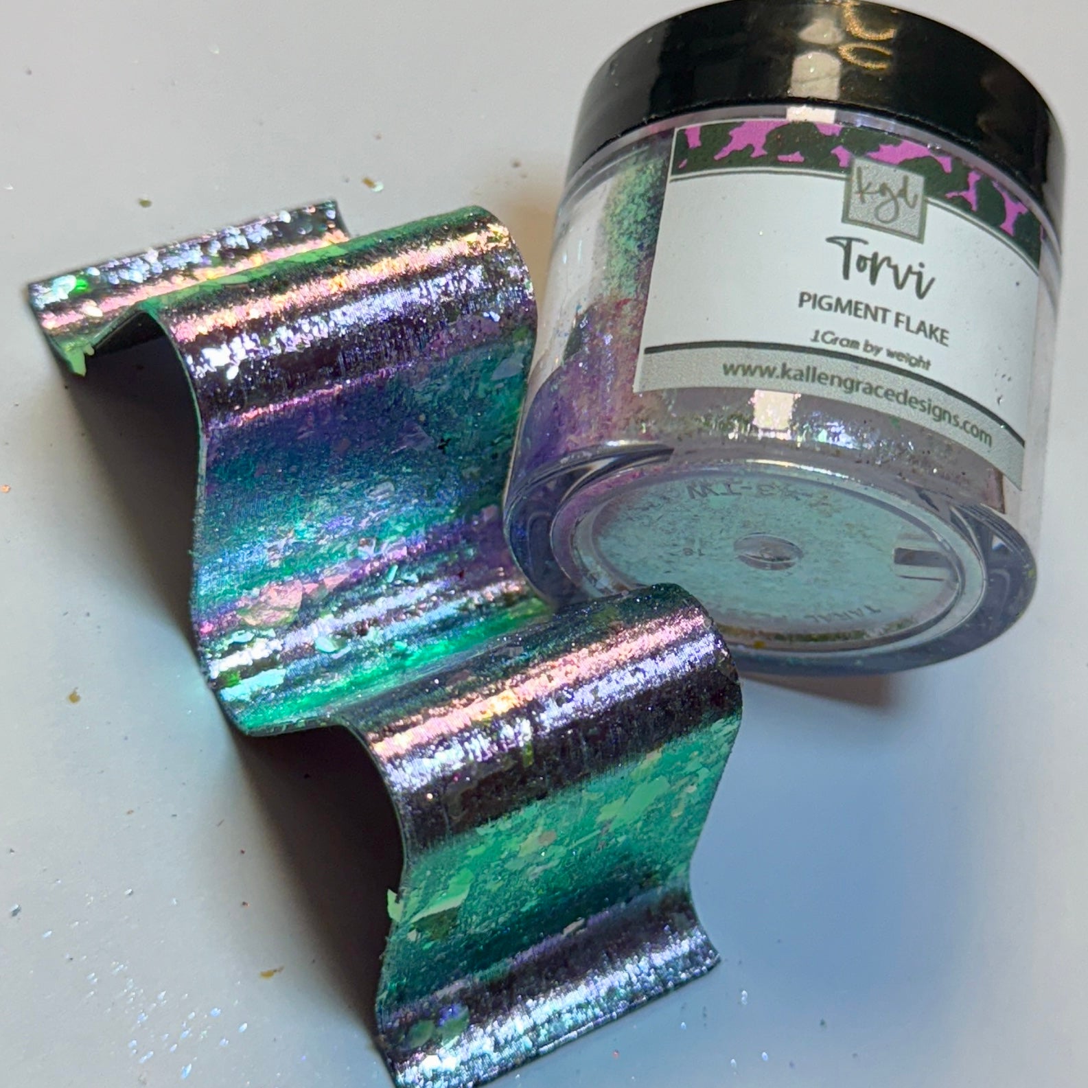 Torvi {Chameleon Flake}