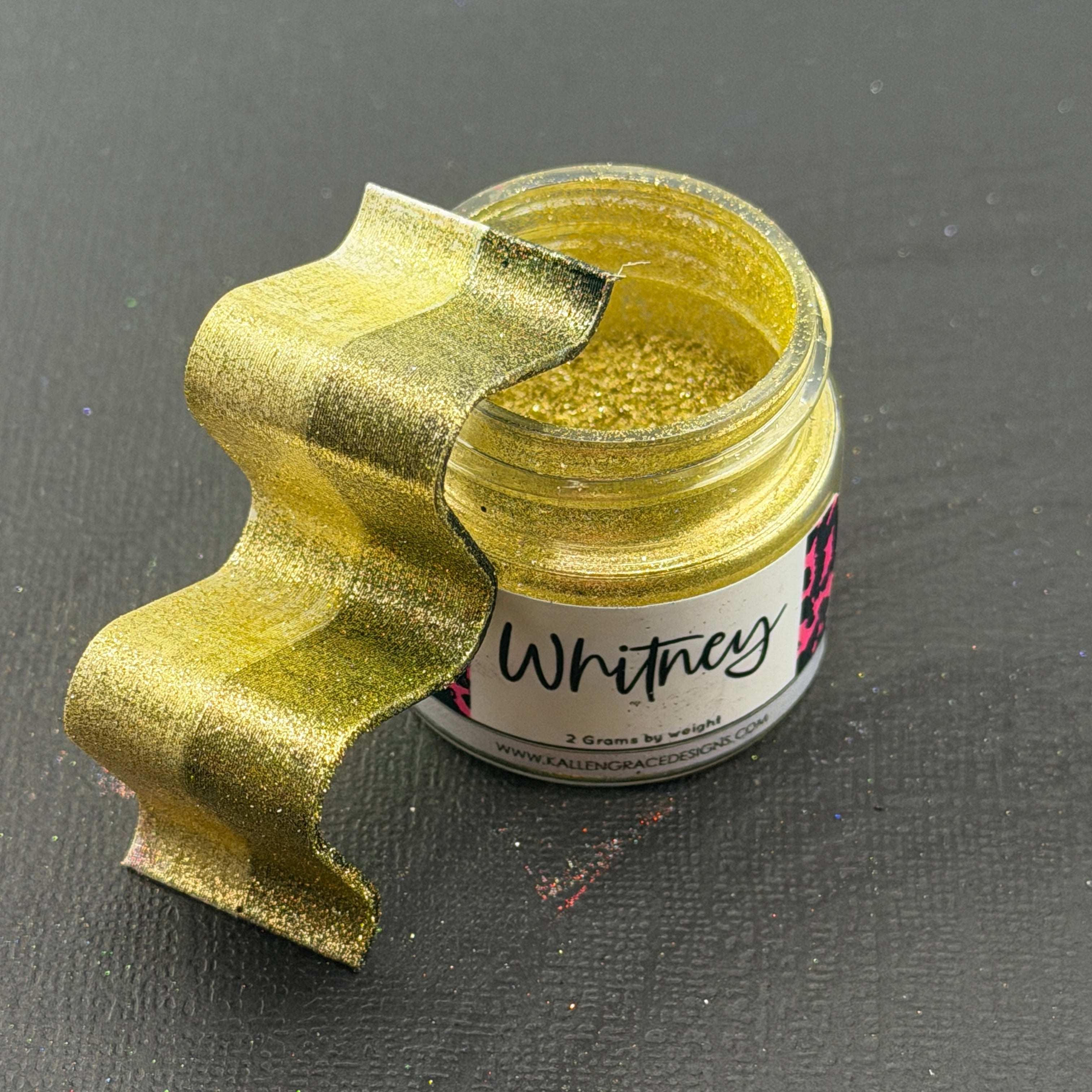 Whitney // Pigment 2G