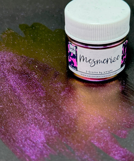 Mesmerize // Super Chameleon Pigment 2g