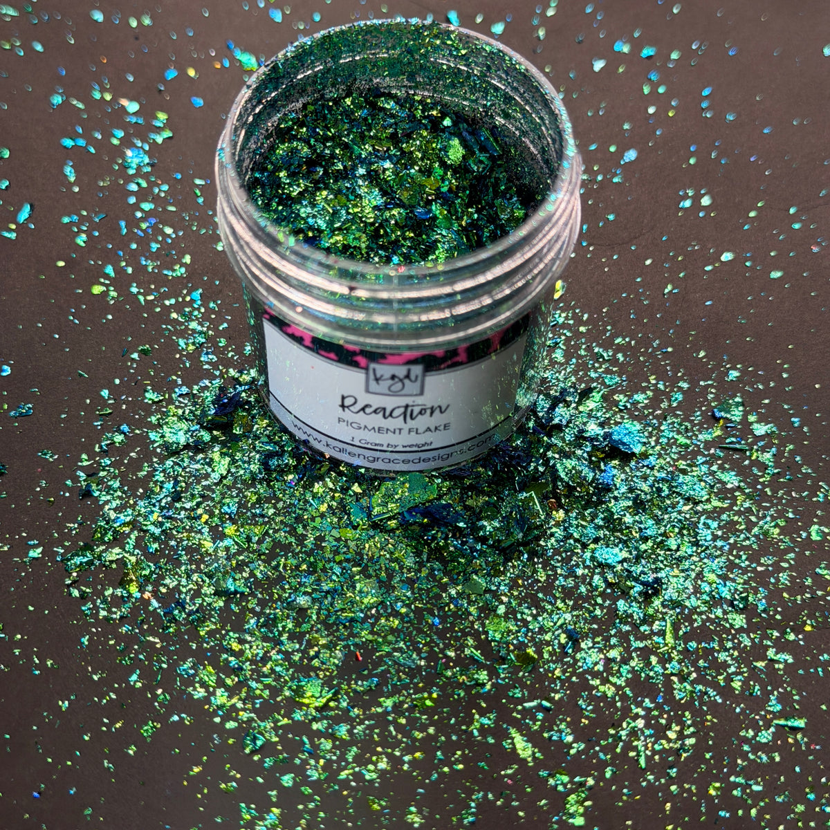 Reaction {Pigment Flake}
