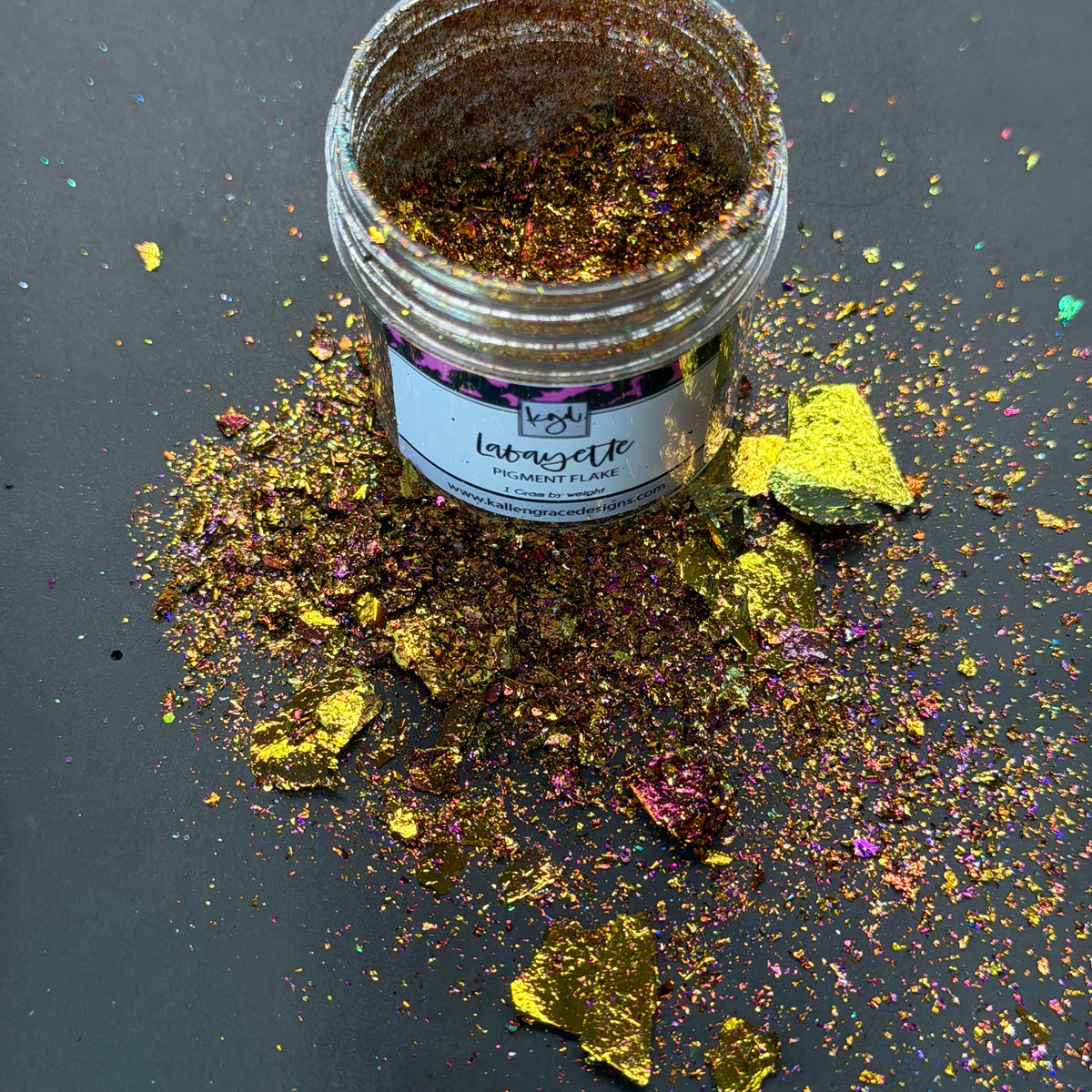 Lafayette {Big Pigment Flake}