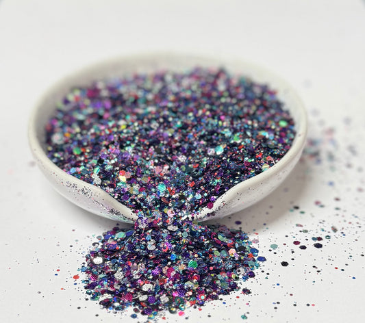 Carbon Kiss {VAULT GLITTER MIX 1/16}