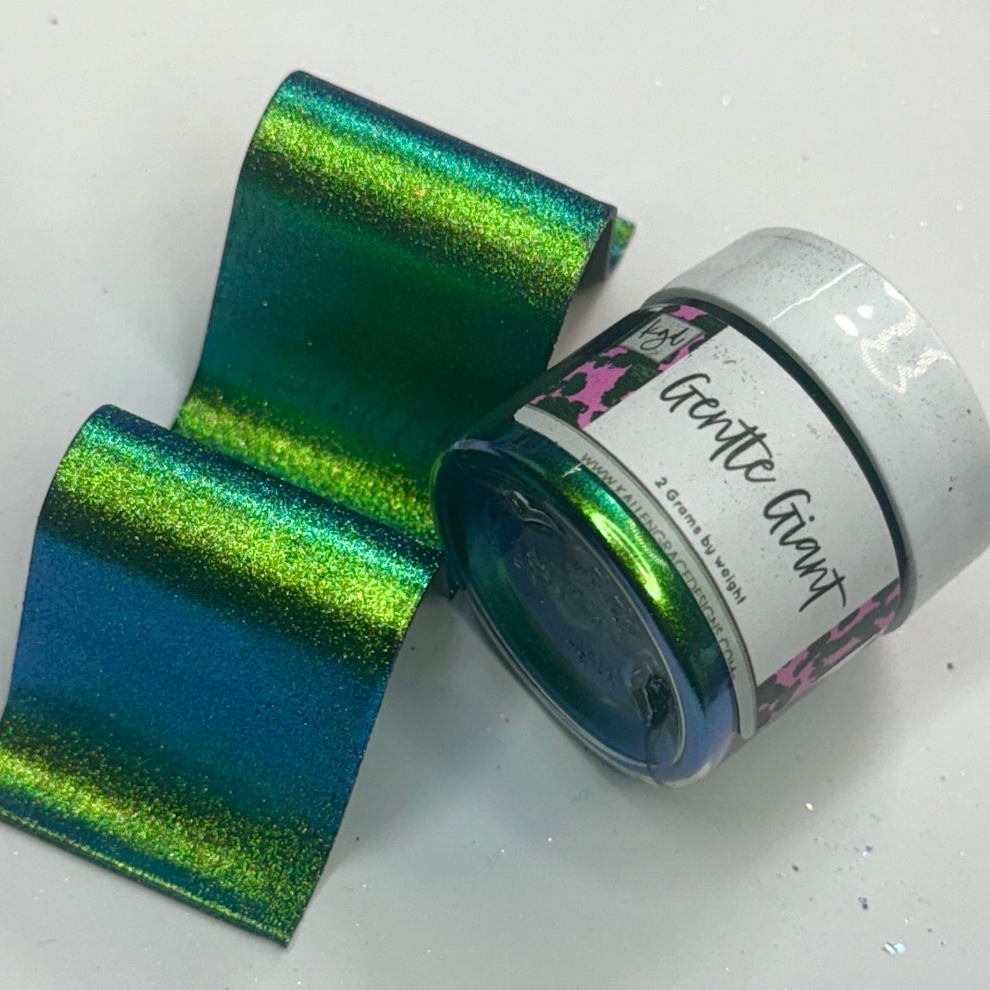 Gentle Giant // Super Chameleon Pigment 2g