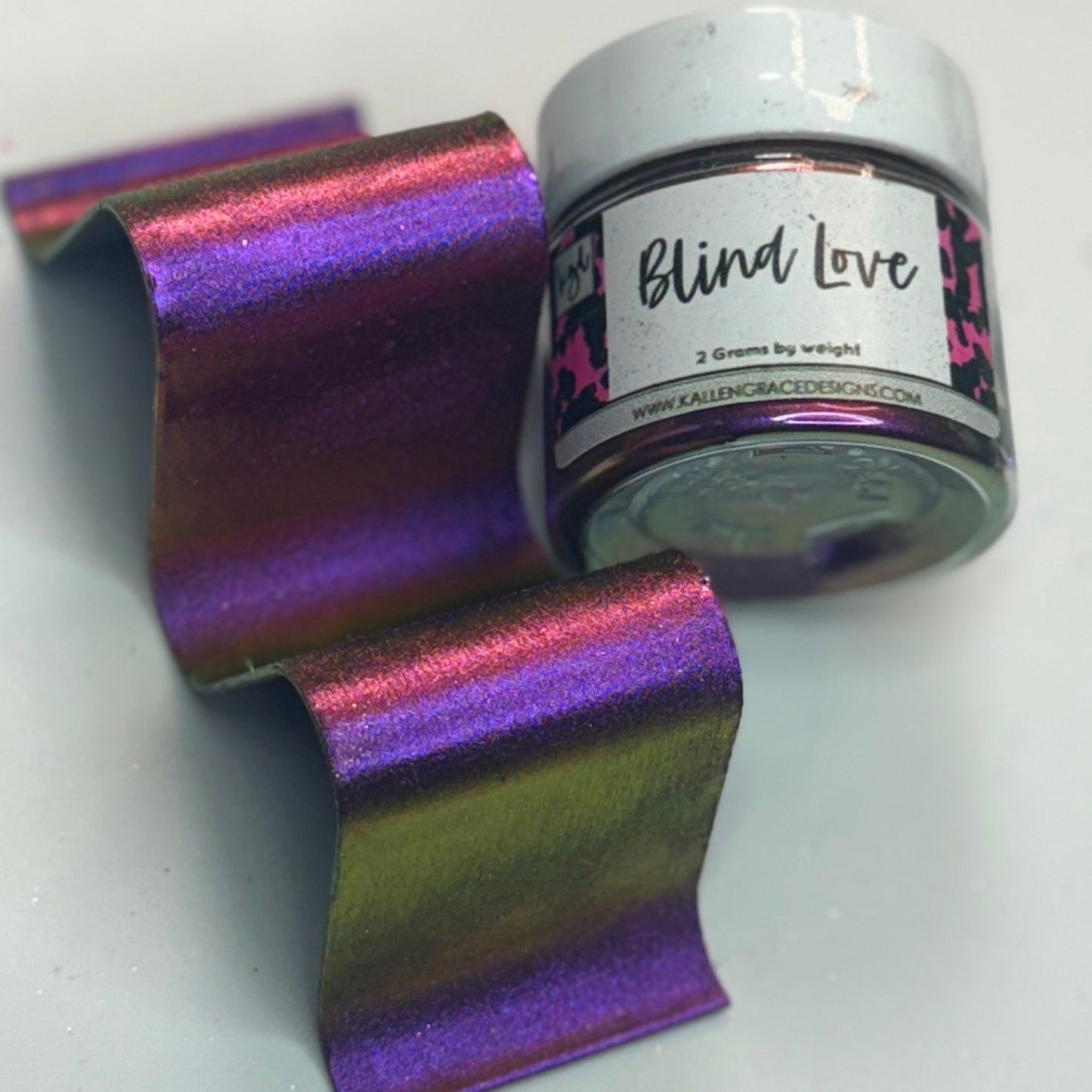 Blind Love // Super Chameleon Pigment 2g
