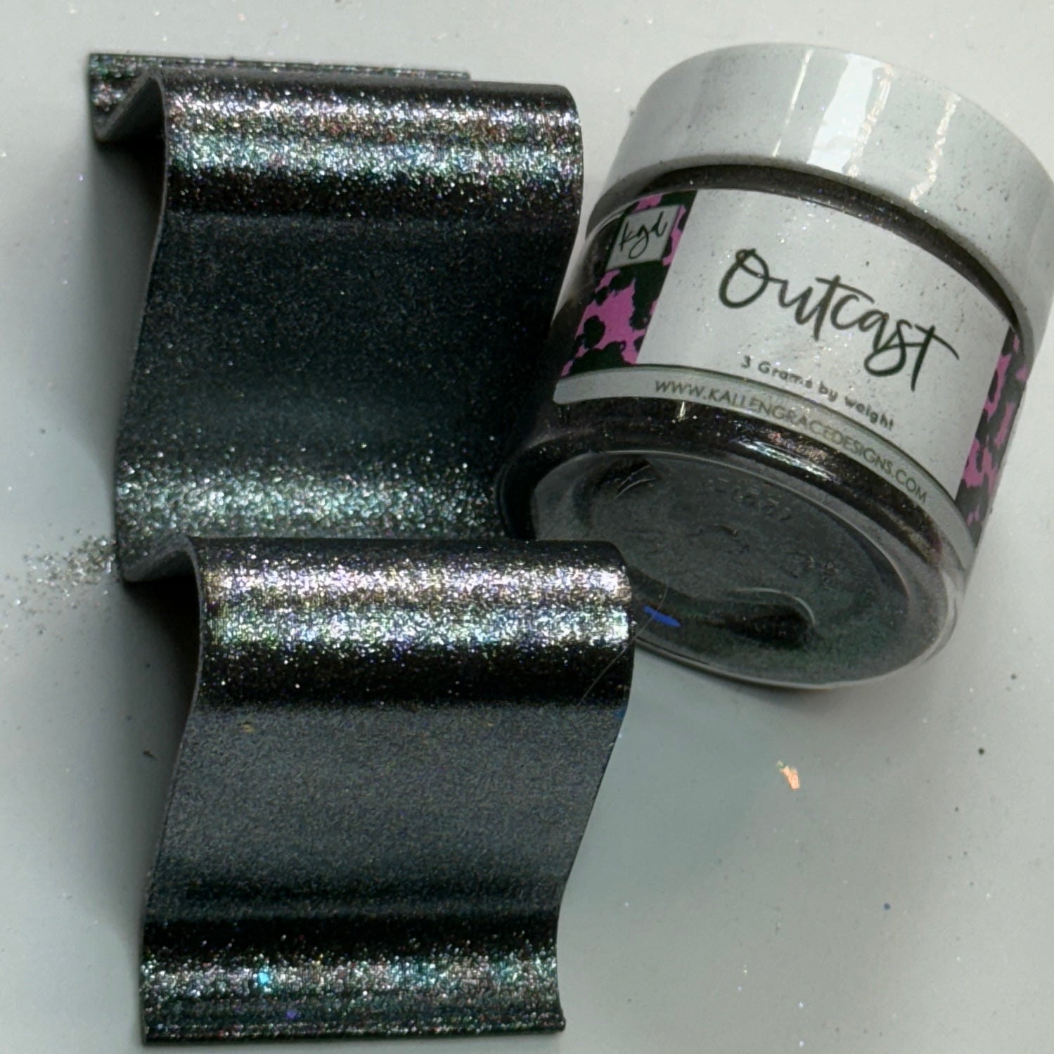 Outcast // 3g Shimmer Pigment
