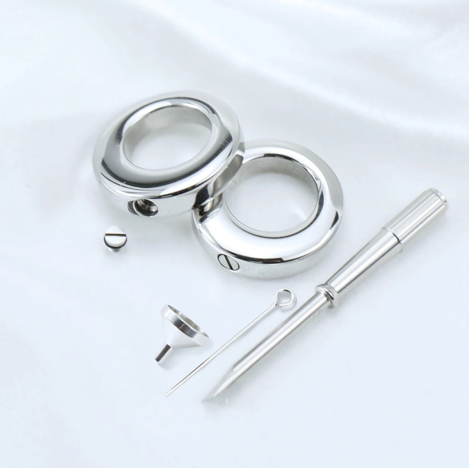 {MTO} Cremation Urn Necklace